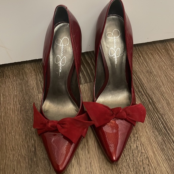 Jessica Simpson Dark Red Heels with Suede Bow - Picture 2 of 3